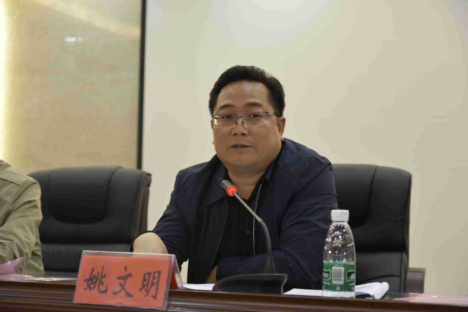 县卫计局党组书记、局长姚文明莅临会场，对此次会议作出了重要指示.JPG